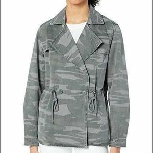 Lucky Brand Green Camo Print Cropped Trench Coat Size Medium